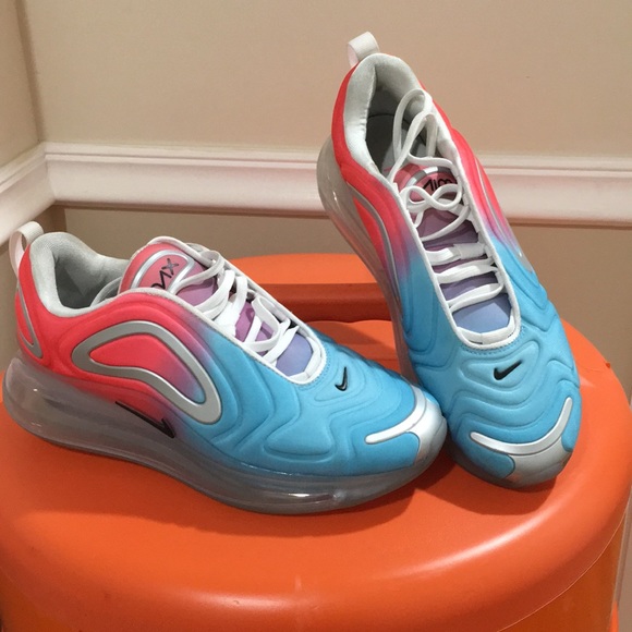 Nike Shoes - Nike Air Max 720